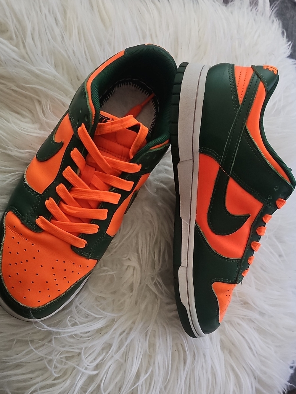 Nike Men’s Low-Top Sneakers in Bright Orange and Dark Green